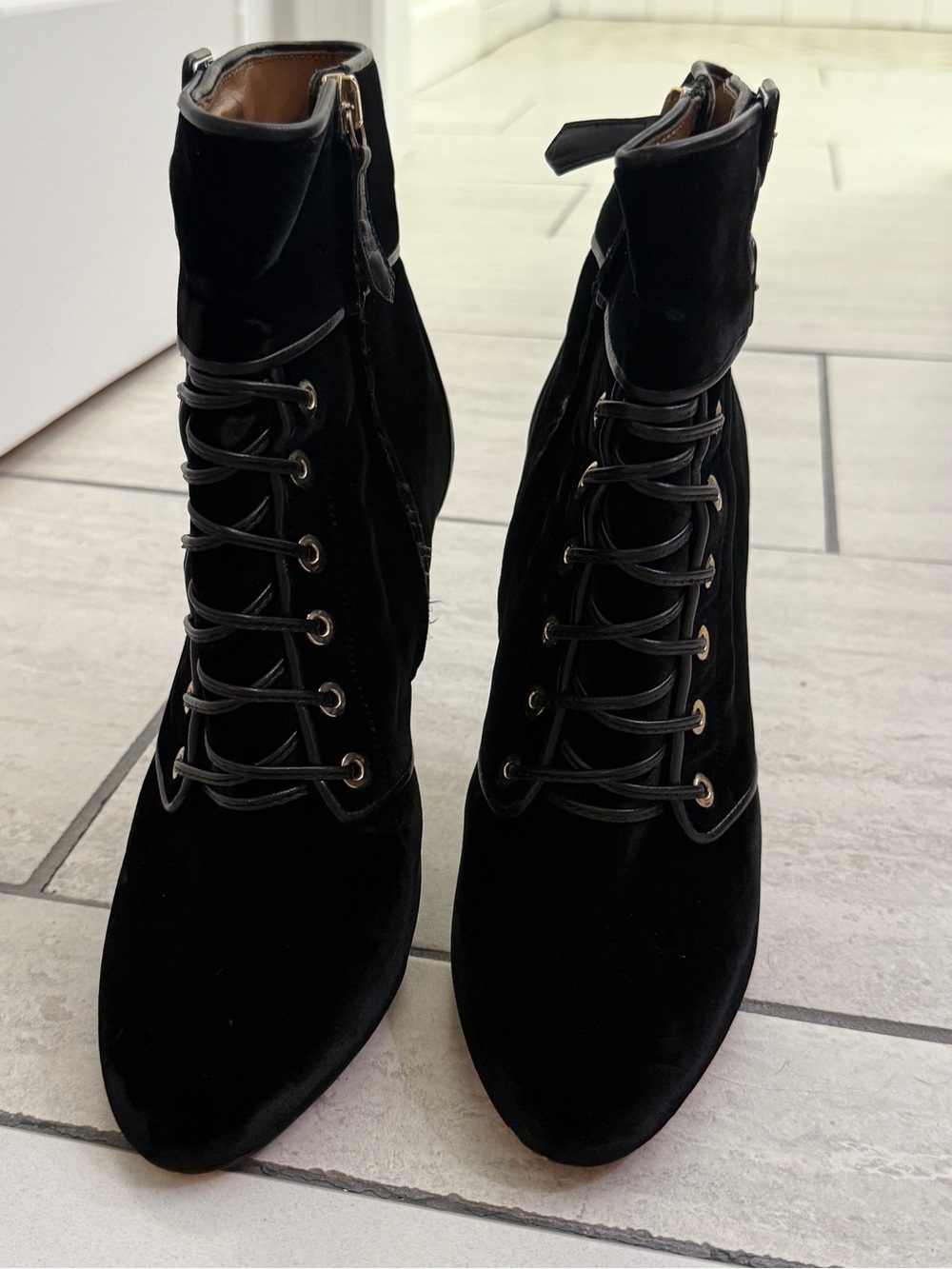 Aquazzura Black Velvet Lace-Up Ankle Boots | size 38.5 or US size 8 - Picture 5 of 16